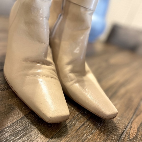 Gianni Bini Cream Leather Heeled Fashion Boots Buckle Strap Size 9.5 Side Zip - Picture 4 of 10